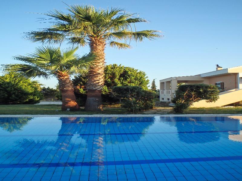 Leone Luxury Villas Kalamaki  Exterior photo