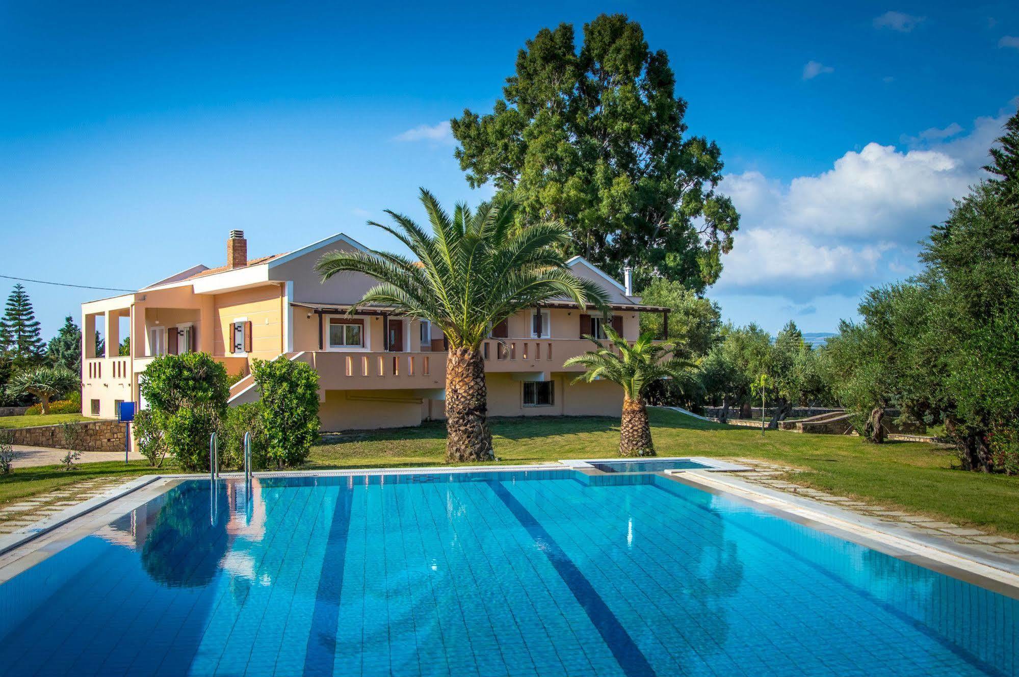 Leone Luxury Villas Kalamaki  Exterior photo